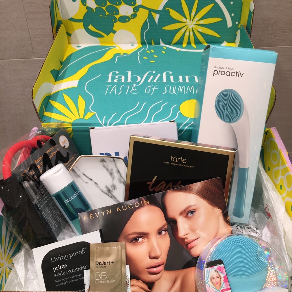 FOREO LUNA fofo BUNDLE worth $194 (cross posted)